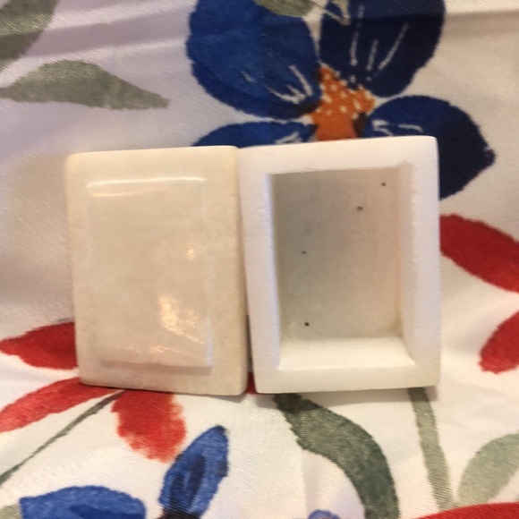 DONATED Natural Stone Jewelry Box with Beautiful Flower Inlays Purchased India - Picture 5 of 5
